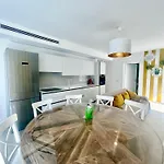 Stunning With Pool And Lagoon View Willa *