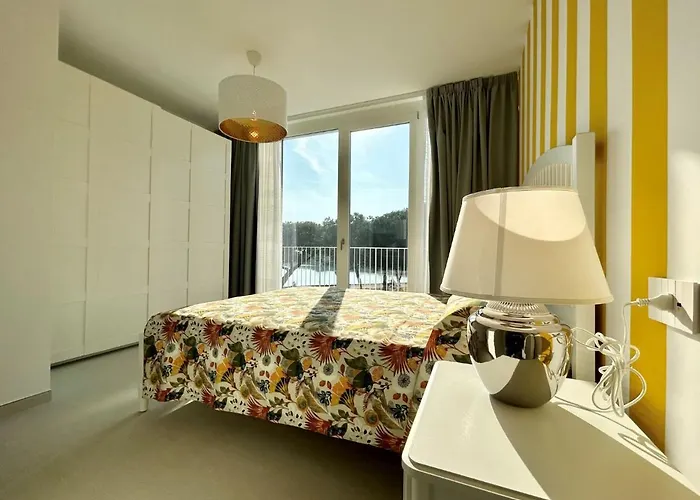 Stunning With Pool And Lagoon View *