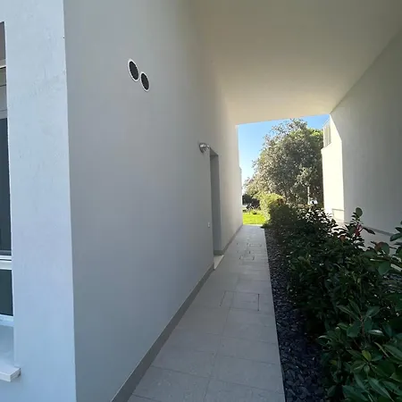 Stunning With Pool And Lagoon View Willa *
