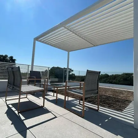 Stunning With Pool And Lagoon View *