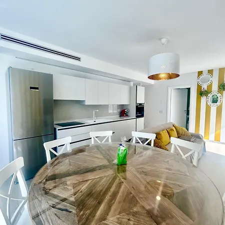 Stunning With Pool And Lagoon View Willa *